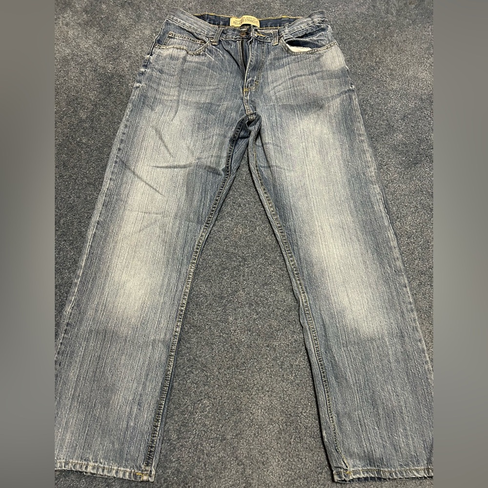 Wrangler Men’s relaxed straight fit jeans. 34x32
